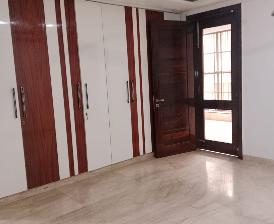 Elevated Living: 3 BHK Builder Floor for Rent in Janakpuri B1 Block – Top Floor, ₹55K/Month