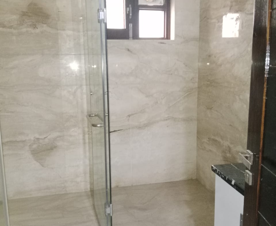 Elevated Living: 3 BHK Builder Floor for Rent in Janakpuri B1 Block – Top Floor, ₹55K/Month