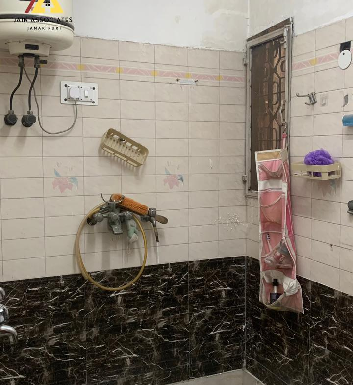 Modern 2 BHK for Rent in C4H Block, Janakpuri | Park Views, Ideal for Families