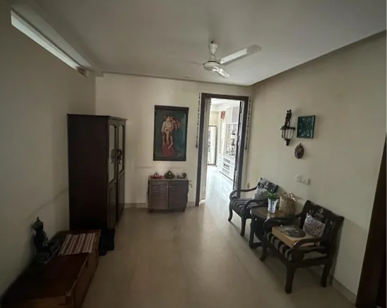 225 Sq Yards Builder Floor in Janakpuri - Modern Luxury