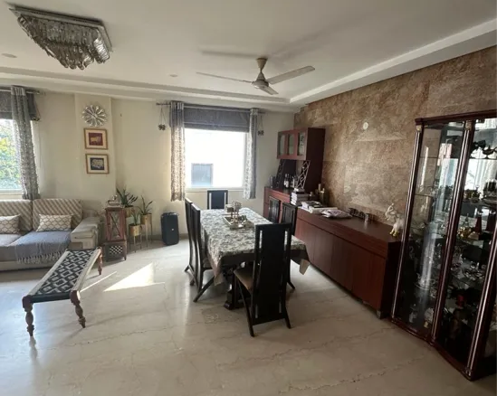 225 Sq Yards Builder Floor in Janakpuri - Modern Luxury