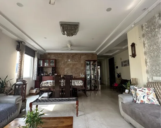 225 Sq Yards Builder Floor in Janakpuri - Modern Luxury