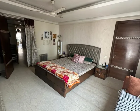 225 Sq Yards Builder Floor in Janakpuri - Modern Luxury