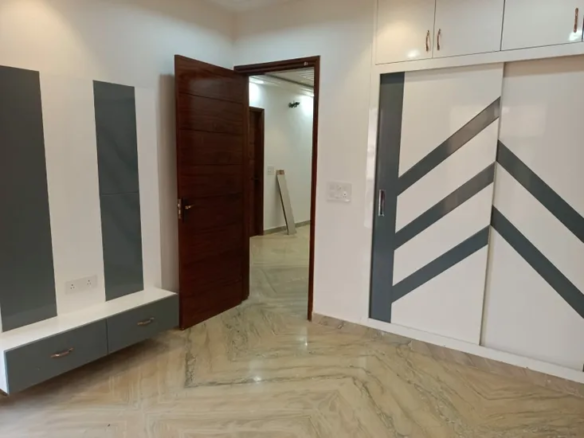 Modern 3 BHK Builder Floor for Rent in Janakpuri - Newly Renovated, Prime Location!