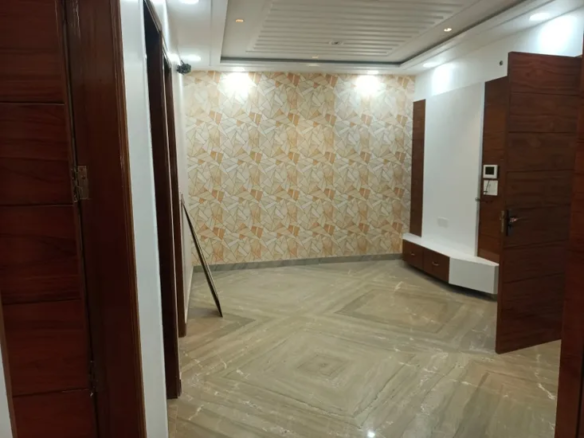 Modern 3 BHK Builder Floor for Rent in Janakpuri - Newly Renovated, Prime Location!