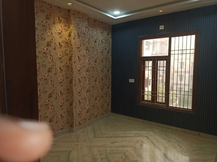 Modern 3 BHK Builder Floor for Rent in Janakpuri - Newly Renovated, Prime Location!