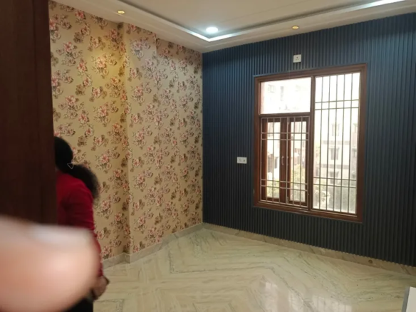 Modern 3 BHK Builder Floor for Rent in Janakpuri - Newly Renovated, Prime Location!