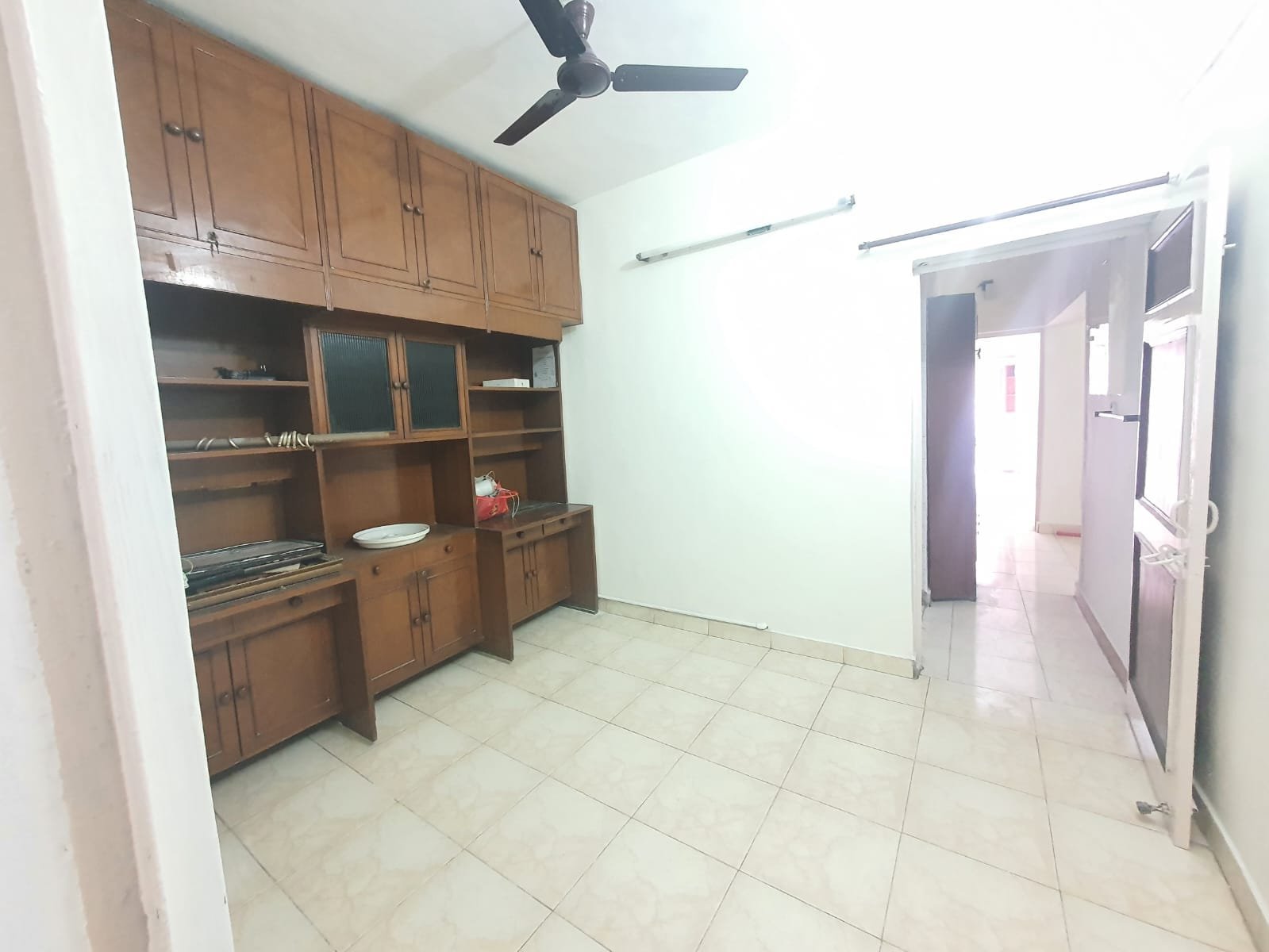 Newly Renovated 3 BHK HUDCO MIG Flat for Rent in Janakpuri - Prime Location, Modern Amenities