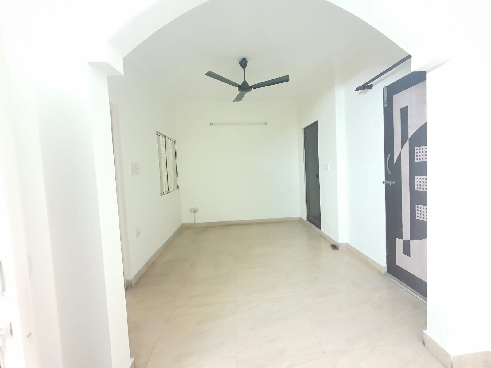Newly Renovated 3 BHK HUDCO MIG Flat for Rent in Janakpuri - Prime Location, Modern Amenities