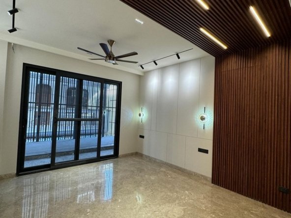 Tranquil bedroom in a brand new 4 BHK builder floor, Janakpuri.