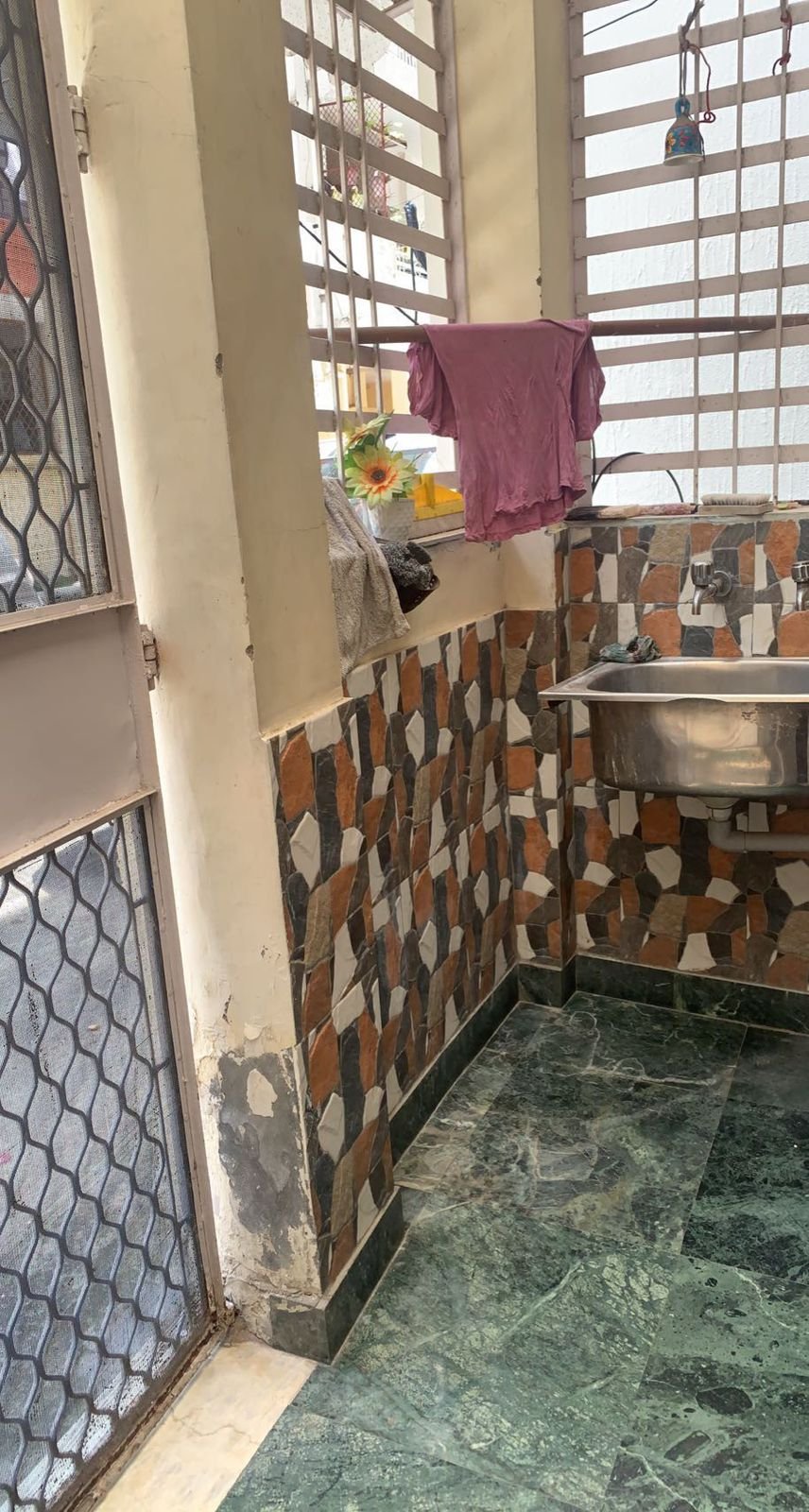 Fully Furnished Mini MIG Flat for Rent in C4H Block, Janakpuri