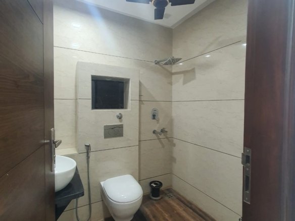 80 Gaj Builder Floor For Sale in Janakpuri