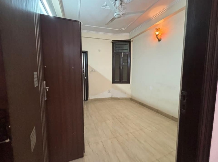 1 BHK Semi-Furnished Apartment for Rent in C4A Block, Janakpuri | Second Floor | ₹15,000