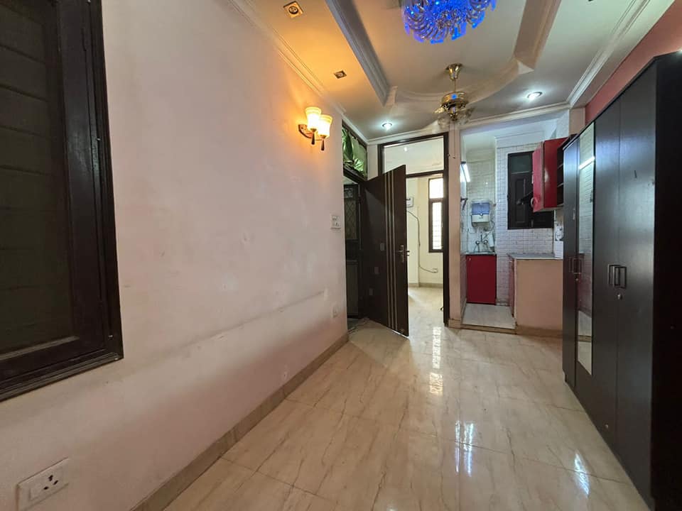 1 BHK Semi-Furnished Apartment for Rent in C4A Block, Janakpuri | Second Floor | ₹15,000