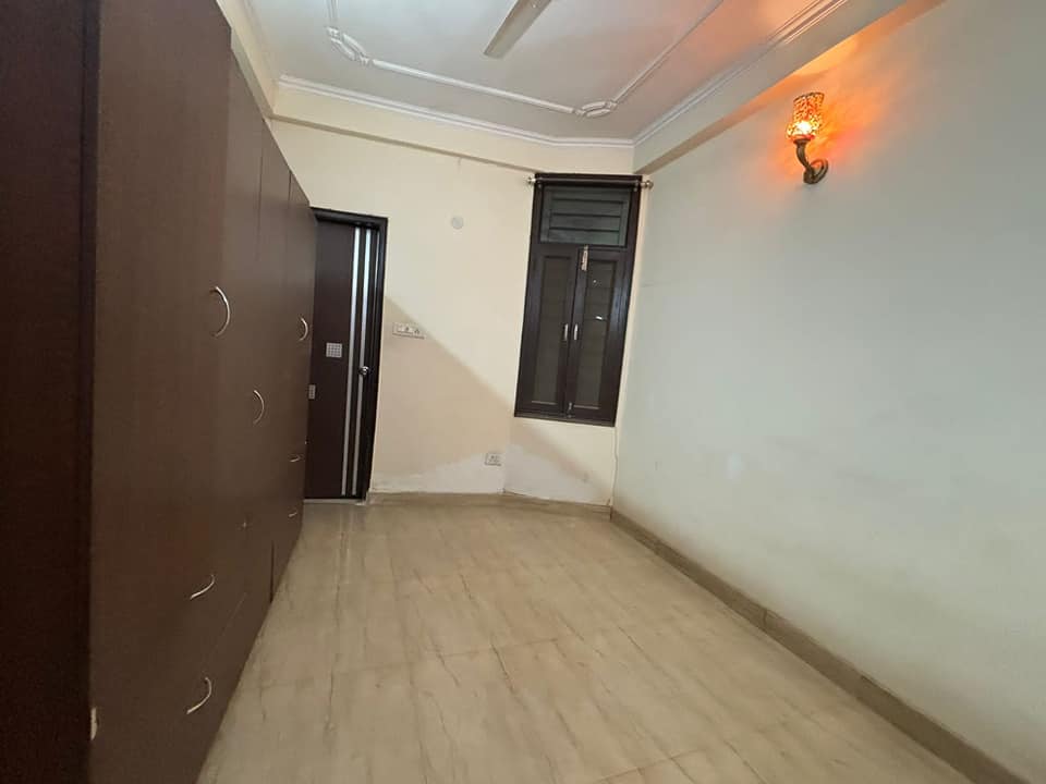 1 BHK Semi-Furnished Apartment for Rent in C4A Block, Janakpuri | Second Floor | ₹15,000