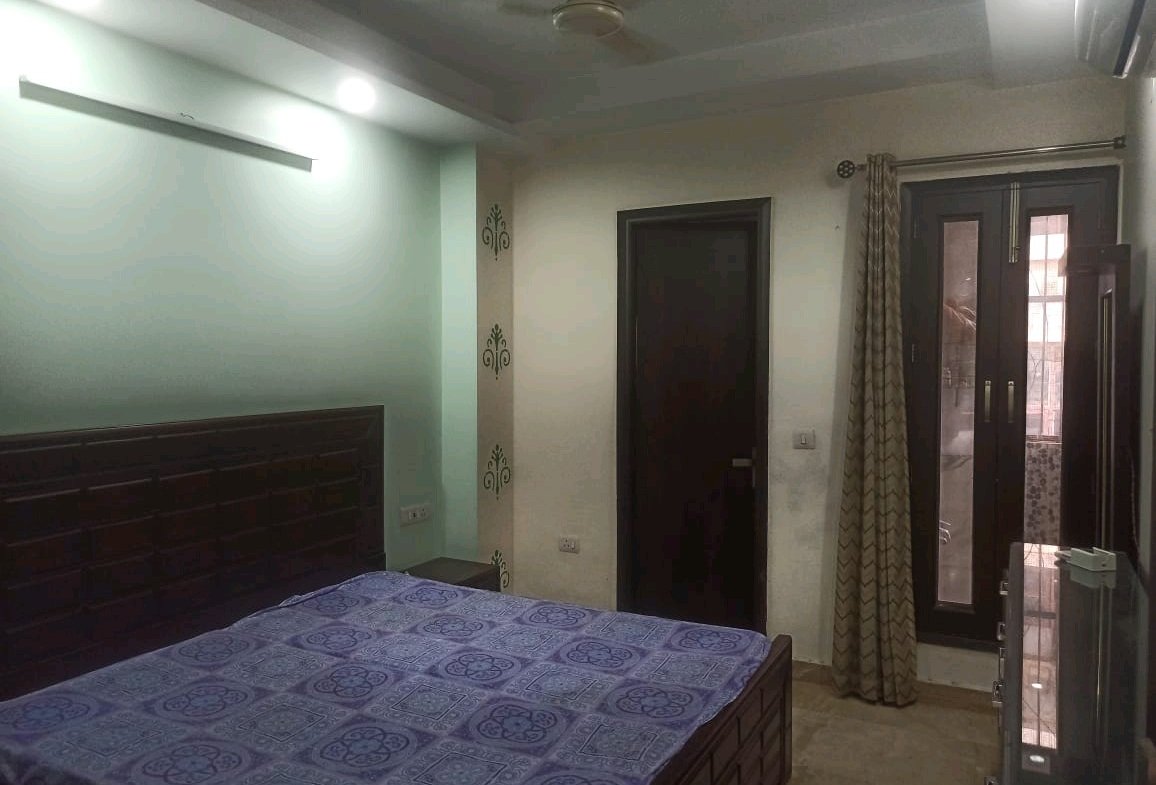 3 BHK Fully Furnished Builder Floor for Rent in A3 Block Janakpuri | Corner Property | ₹55,000/Month