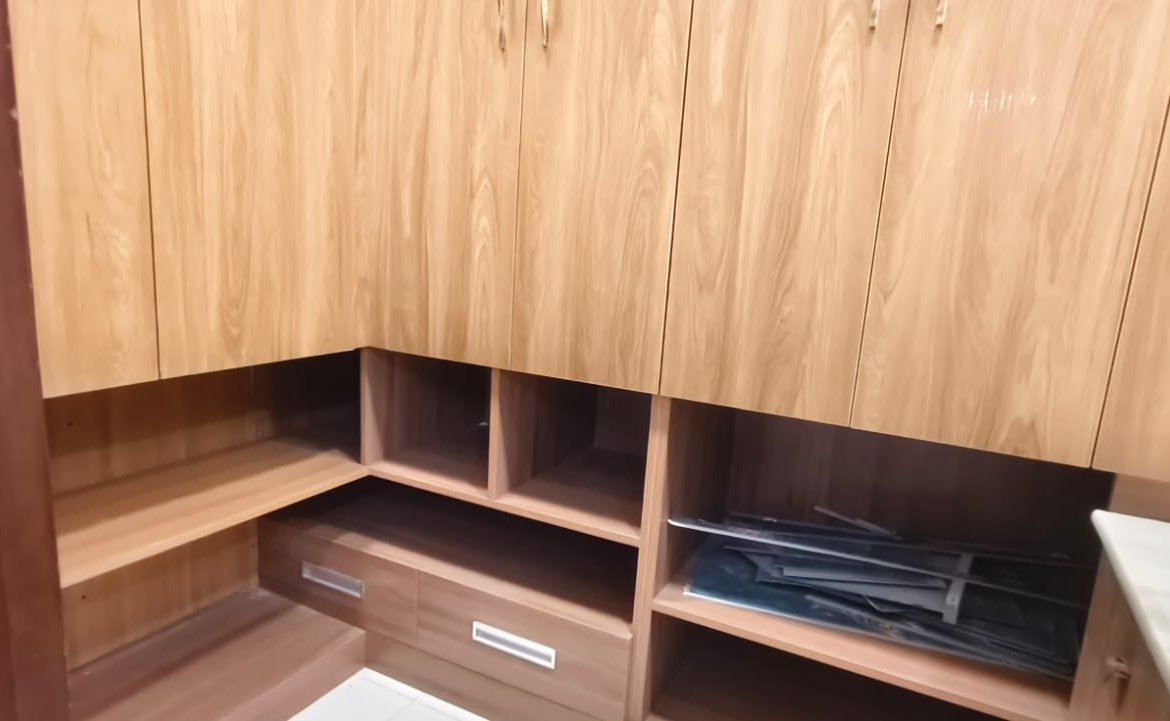 Spacious 3BHK Builder Floor with Lift & Parking for Rent in A3 Block Janakpuri | Corner Property