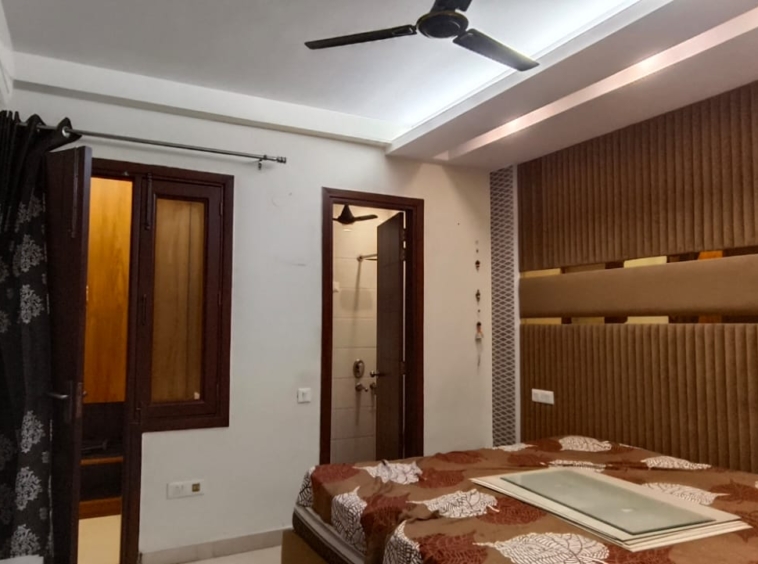 Spacious 3BHK Builder Floor with Lift & Parking for Rent in A3 Block Janakpuri | Corner Property