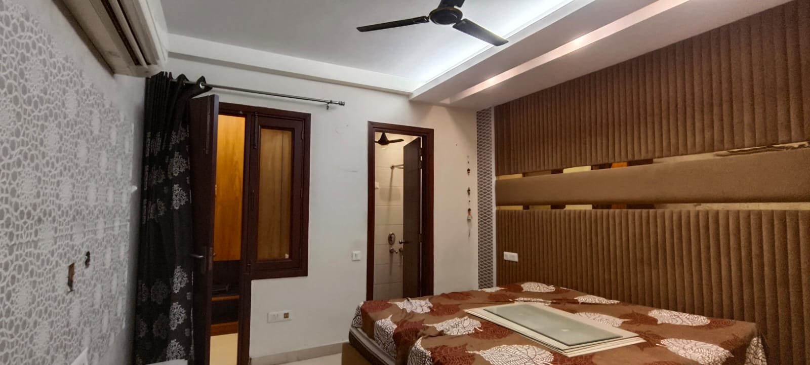 Spacious 3BHK Builder Floor with Lift & Parking for Rent in A3 Block Janakpuri | Corner Property