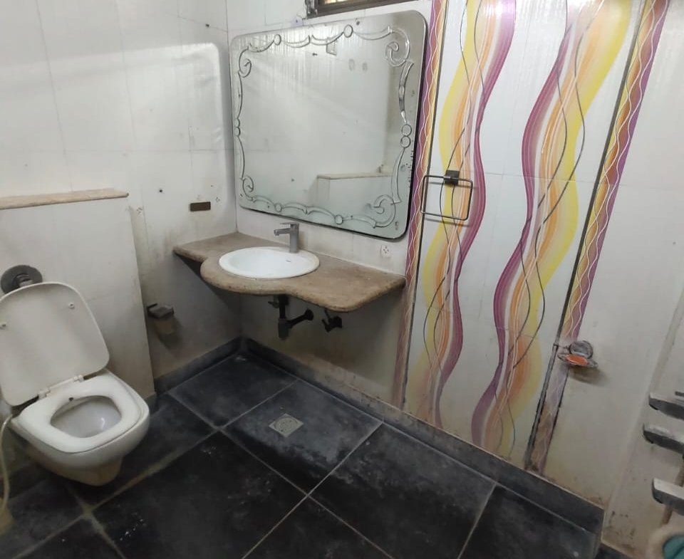 Luxurious 3BHK Builder Floor for Rent in C2 Block Janakpuri | Fully Furnished