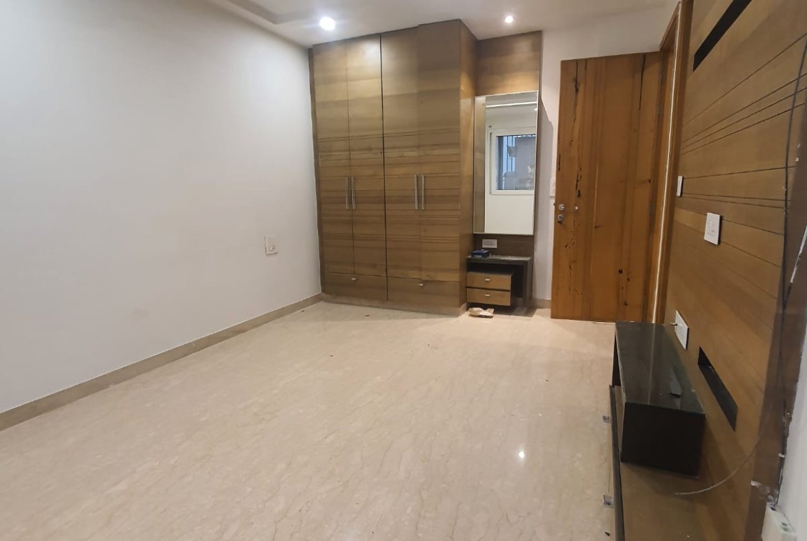 Park-Facing 4 BHK Builder Floor for Sale in A2 Block, Janakpuri | ₹4.5 Cr