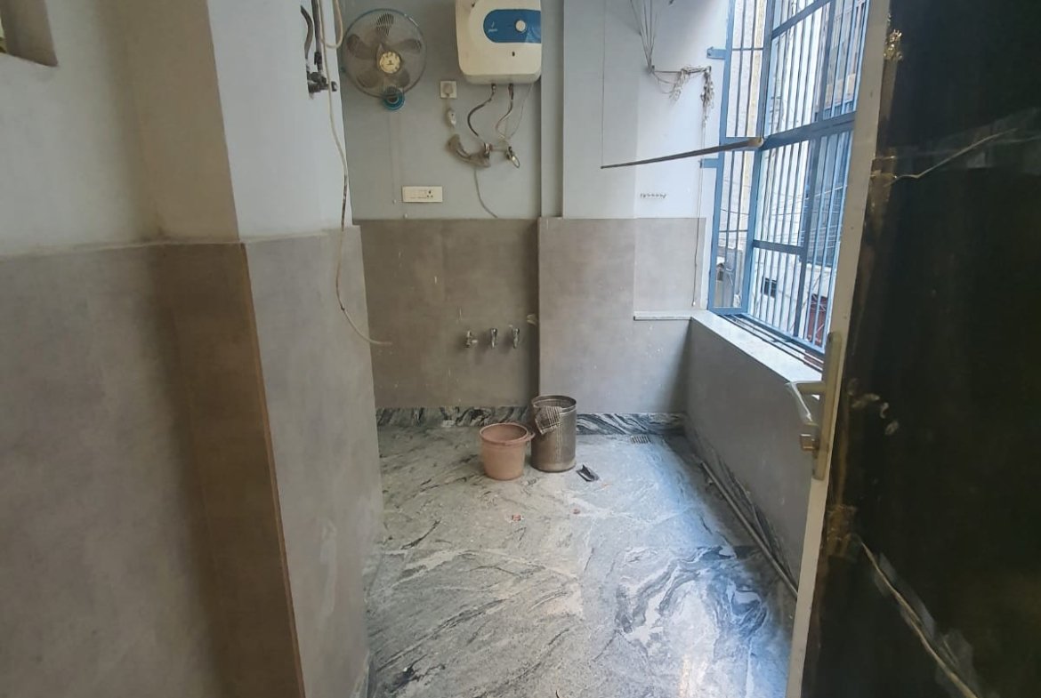 Park-Facing 4 BHK Builder Floor for Sale in A2 Block, Janakpuri | ₹4.5 Cr