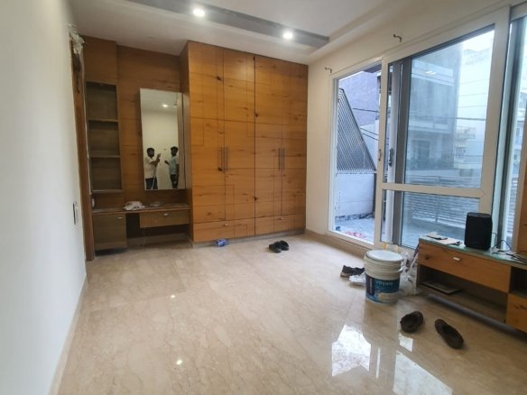 Spacious 4 BHK Builder Floor for Sale in A2 Block, Janakpuri – Park Facing, Prime Location | ₹4.5 Cr