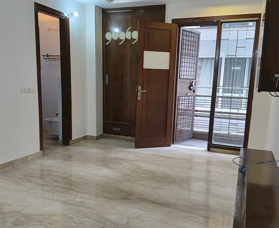 Spacious 4 BHK Builder Floor for Rent in Janakpuri B1-block
