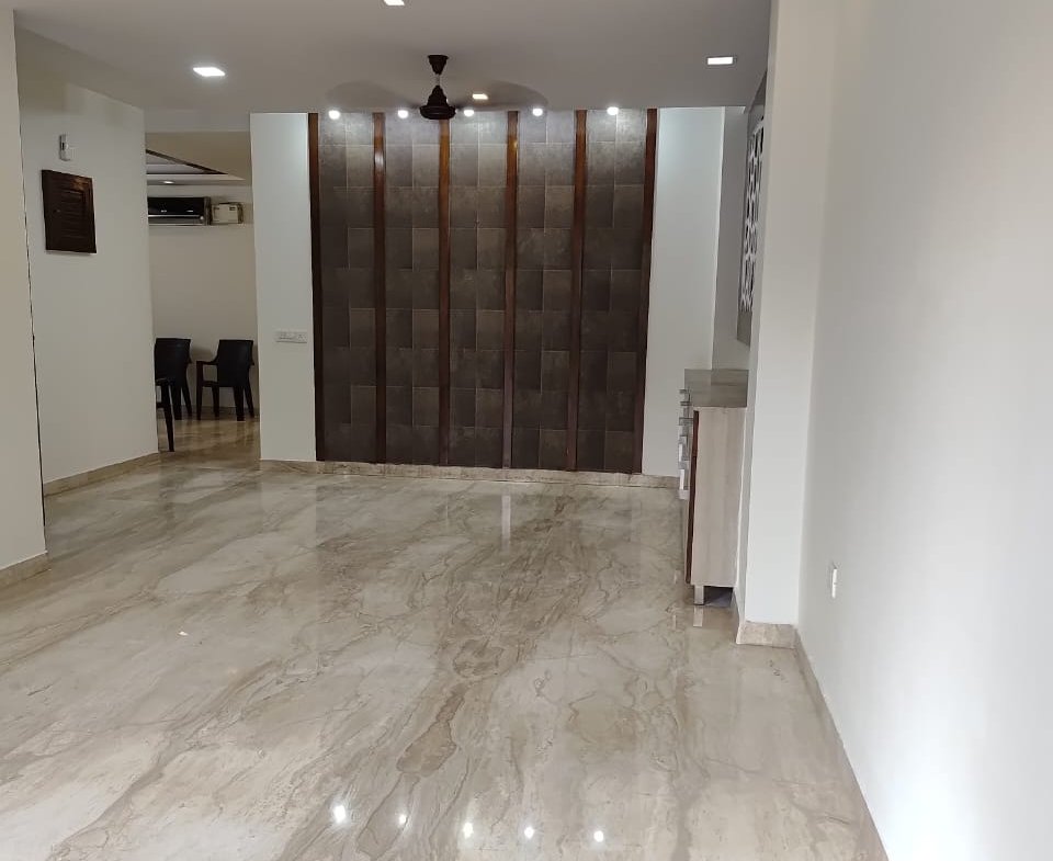 Spacious 4 BHK Builder Floor for Rent in Janakpuri B1-block