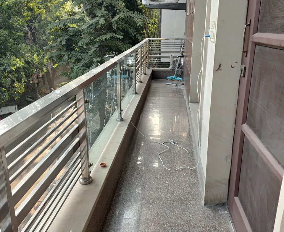 Spacious 4 BHK Builder Floor for Rent in Janakpuri B1-block