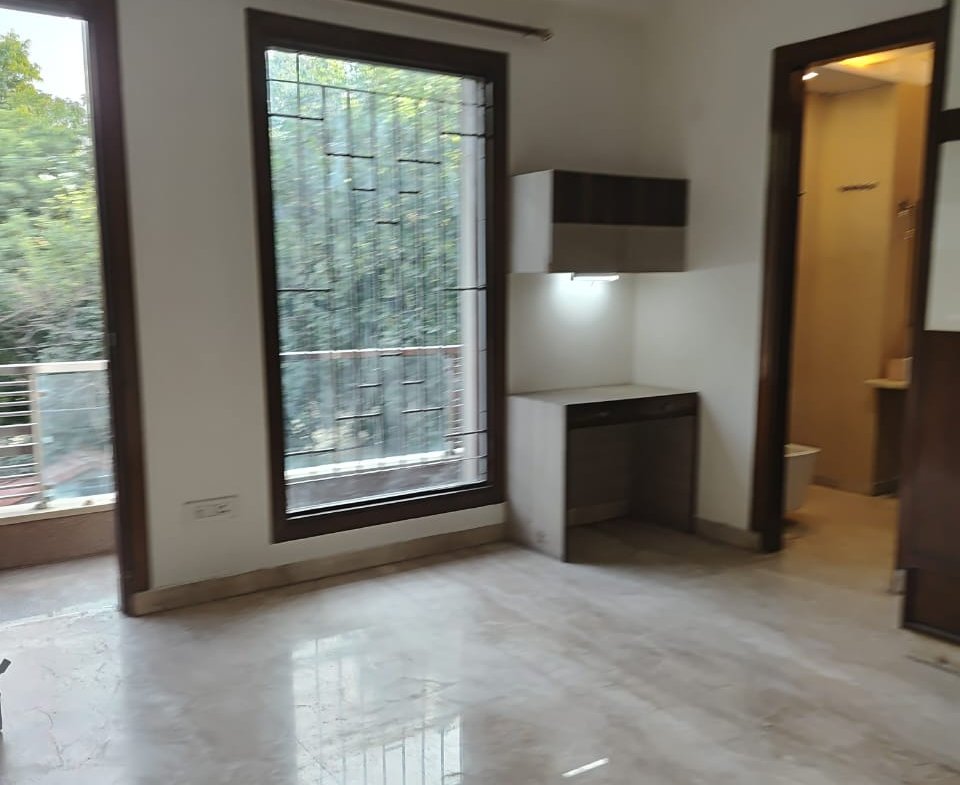 Spacious 4 BHK Builder Floor for Rent in Janakpuri B1-block