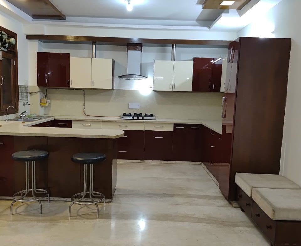 Spacious 4 BHK Builder Floor for Rent in Janakpuri B1-block