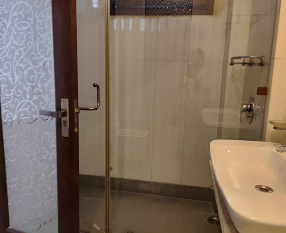 Spacious 4 BHK Builder Floor for Rent in Janakpuri B1-block