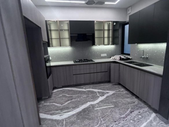 3 BHK builder floor for rent in C2 Block Janakpuri with lift and car parking