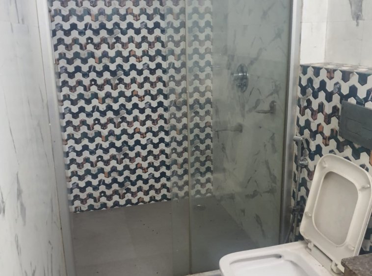 Front view of fully extended 4 BHK DDA MIG Flat on ground floor in C1A Block, Janakpuri