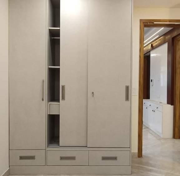 Newly built 3 BHK corner builder floor on upper ground with lift and car parking