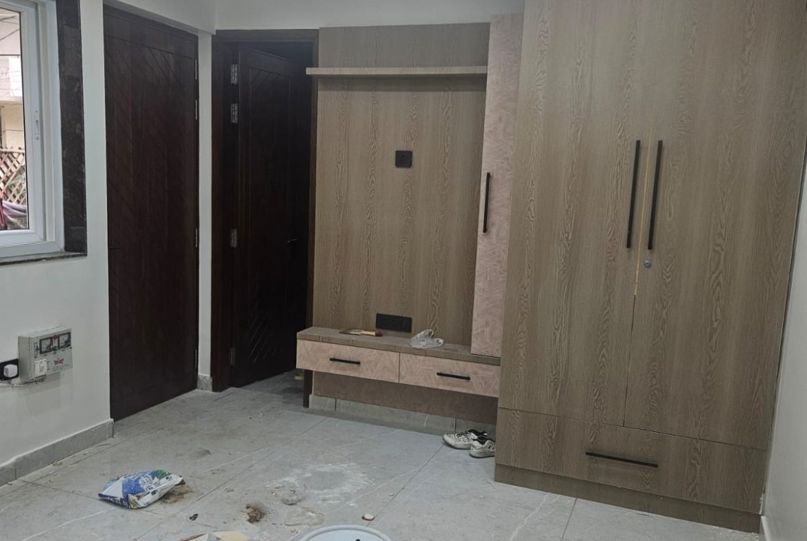 Newly Renovated 4 BHK Ground Floor DDA MIG Flat for Sale in C1A Block Janakpuri – Corner Property @ ₹2.1 Cr