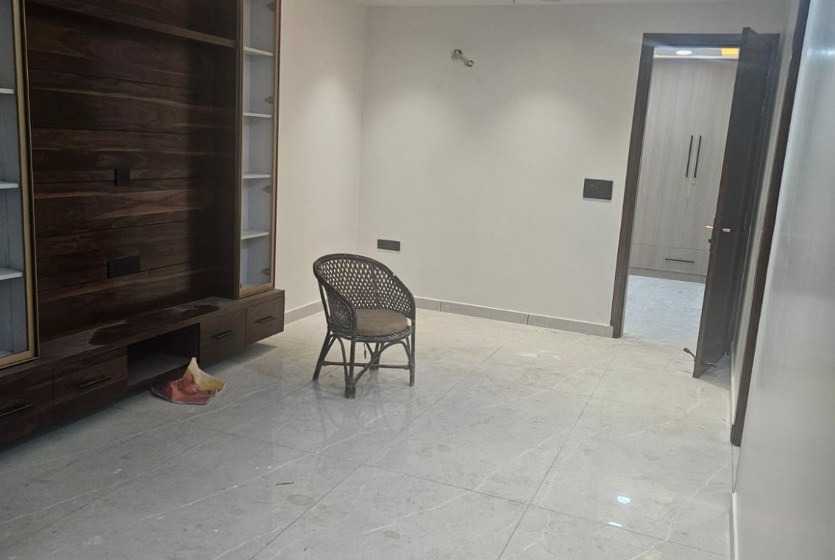 Newly Renovated 4 BHK Ground Floor DDA MIG Flat for Sale in C1A Block Janakpuri – Corner Property @ ₹2.1 Cr