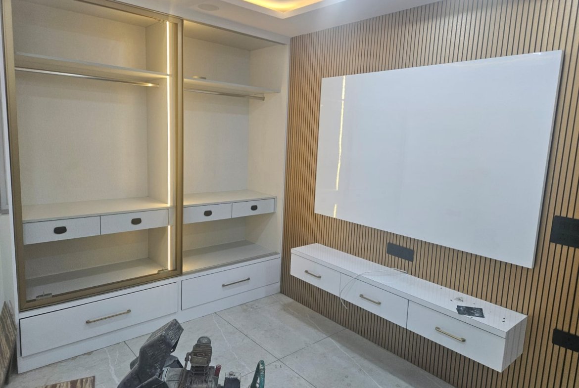 Newly Renovated 4 BHK Ground Floor DDA MIG Flat for Sale in C1A Block Janakpuri – Corner Property @ ₹2.1 Cr