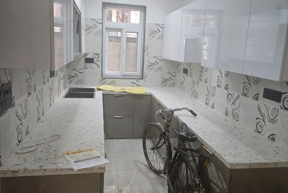 Newly Renovated 4 BHK Ground Floor DDA MIG Flat for Sale in C1A Block Janakpuri – Corner Property @ ₹2.1 Cr