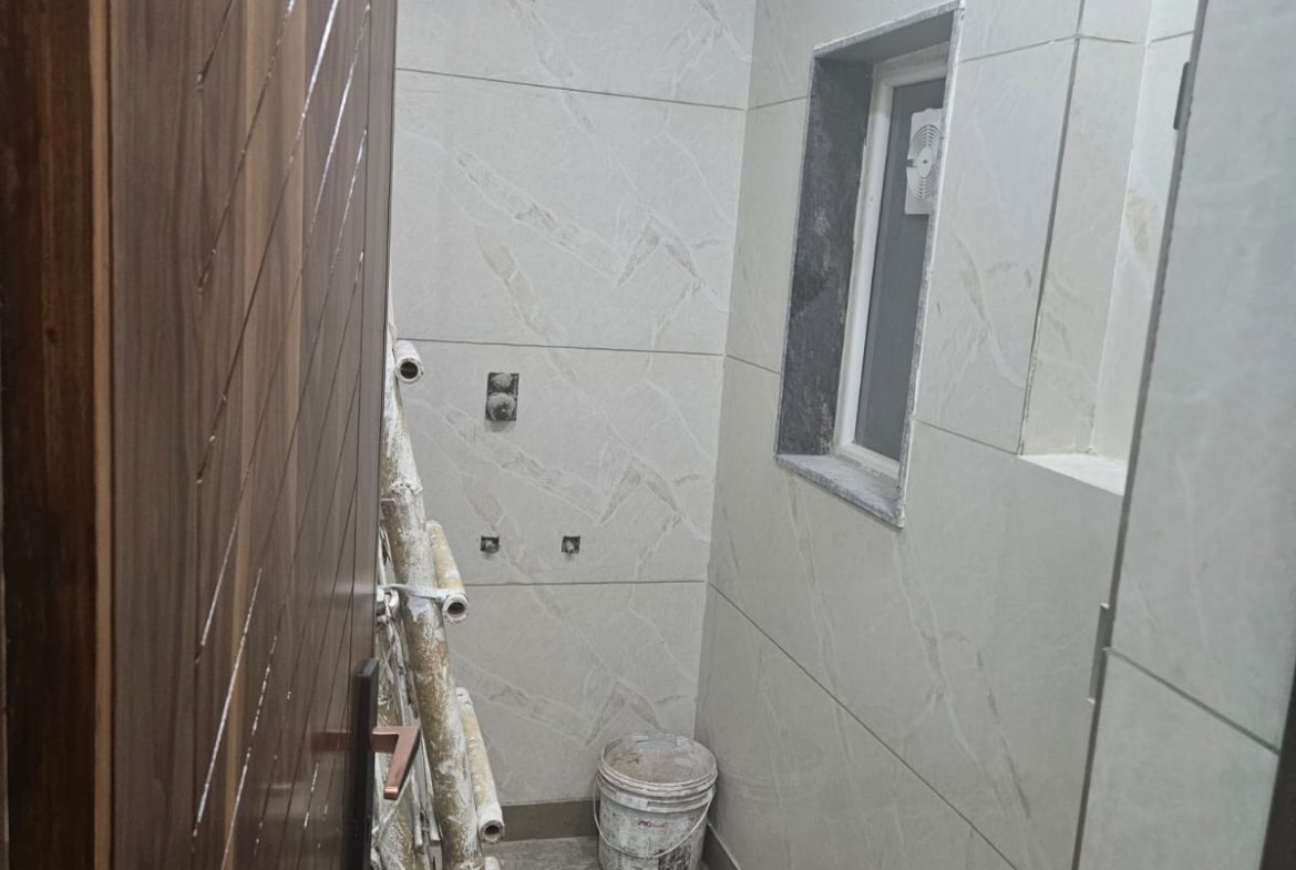 Newly Renovated 4 BHK Ground Floor DDA MIG Flat for Sale in C1A Block Janakpuri – Corner Property @ ₹2.1 Cr