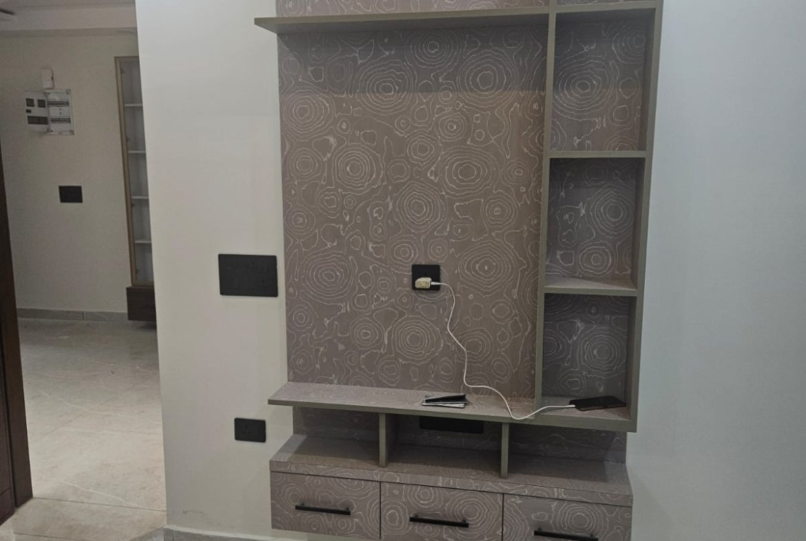 Newly Renovated 4 BHK Ground Floor DDA MIG Flat for Sale in C1A Block Janakpuri – Corner Property @ ₹2.1 Cr