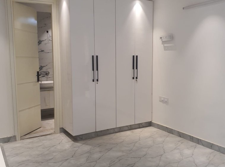 Newly renovated 3 BHK DDA MIG Flat for sale in Janakpuri C4A Block. Corner property on the first floor with 3 washrooms, modular kitchen, and excellent ventilation. Perfect ready-to-move family home.