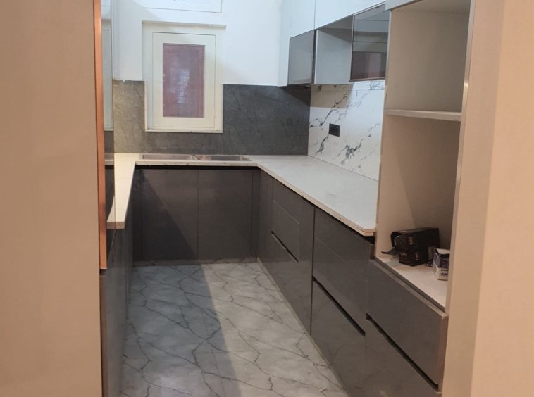 Newly renovated 3 BHK DDA MIG Flat for sale in Janakpuri C4A Block. Corner property on the first floor with 3 washrooms, modular kitchen, and excellent ventilation. Perfect ready-to-move family home.