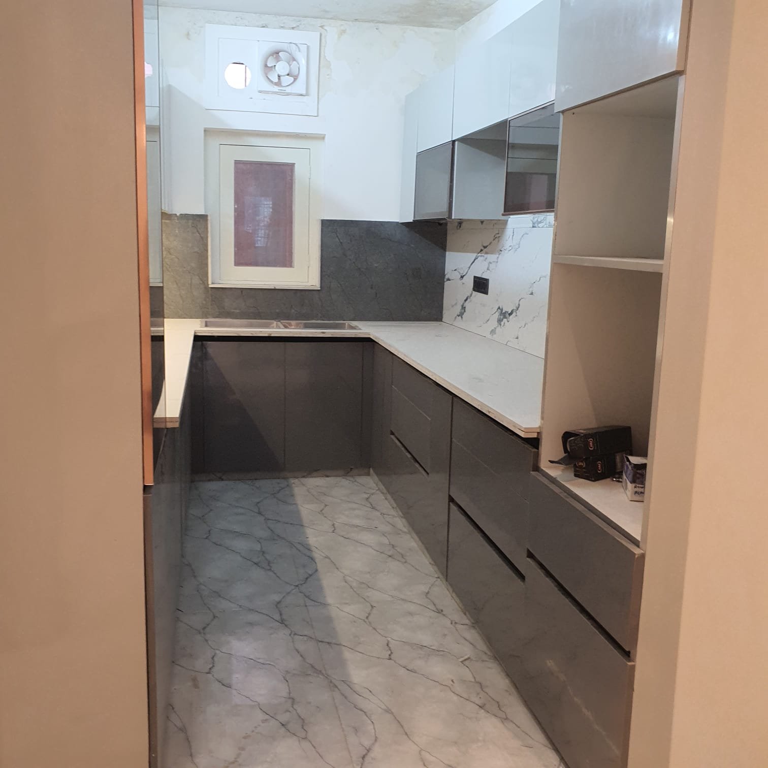 Newly renovated 3 BHK DDA MIG Flat for sale in Janakpuri C4A Block. Corner property on the first floor with 3 washrooms, modular kitchen, and excellent ventilation. Perfect ready-to-move family home.