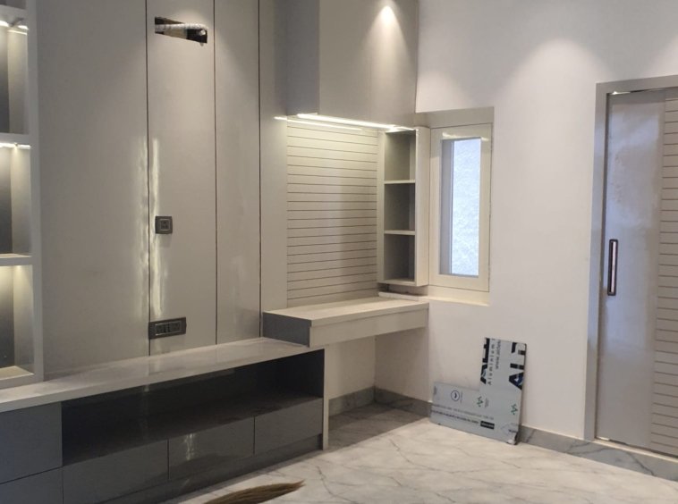 Newly renovated 3 BHK DDA MIG Flat for sale in Janakpuri C4A Block. Corner property on the first floor with 3 washrooms, modular kitchen, and excellent ventilation. Perfect ready-to-move family home.