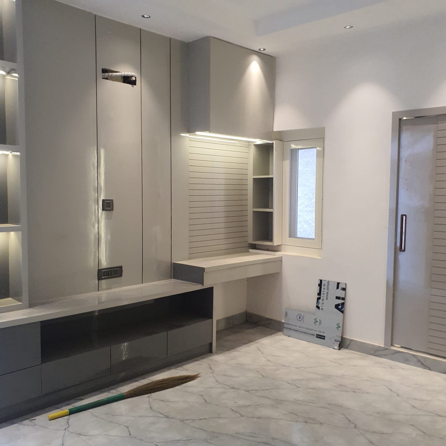 Newly renovated 3 BHK DDA MIG Flat for sale in Janakpuri C4A Block. Corner property on the first floor with 3 washrooms, modular kitchen, and excellent ventilation. Perfect ready-to-move family home.