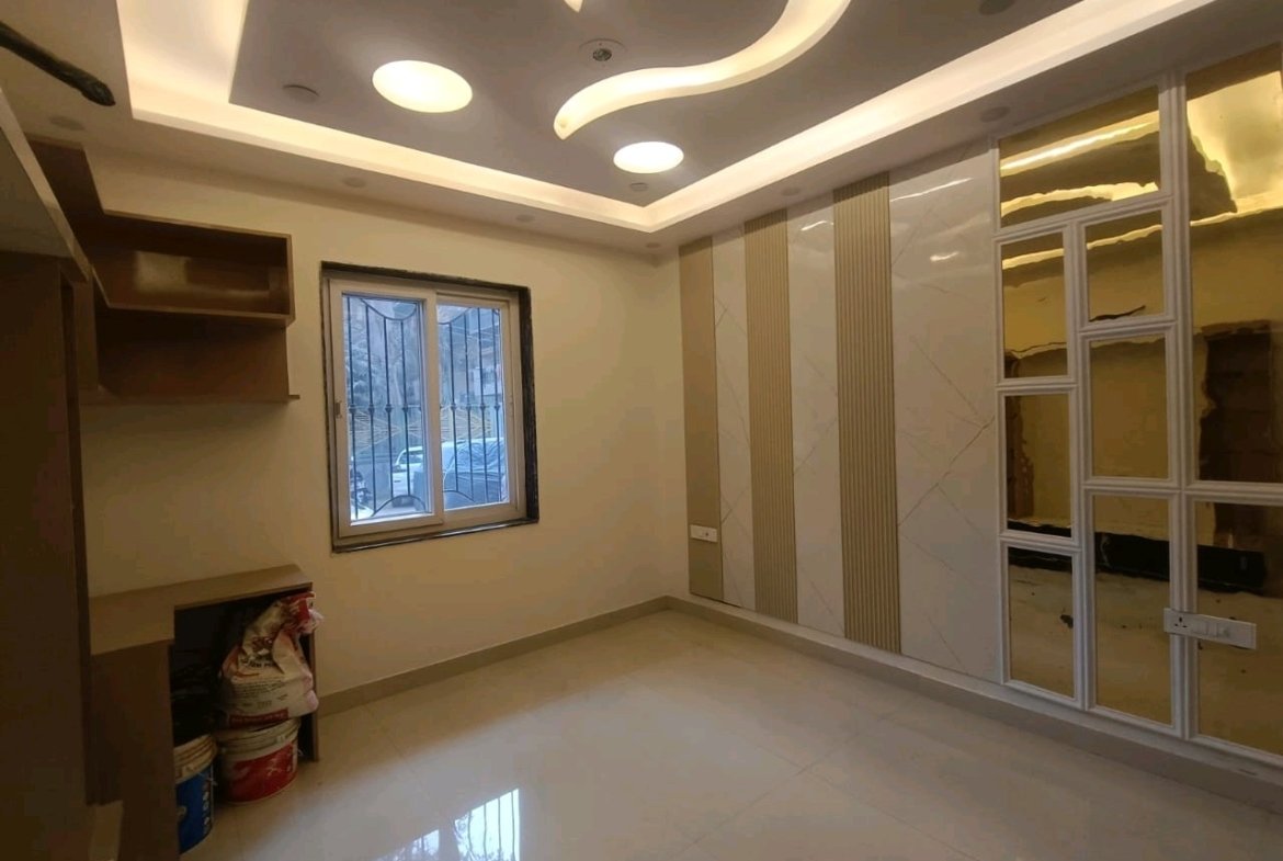 BIG MIG 4 BHK Ground Floor Flat for Sale in C4A Block Janakpuri