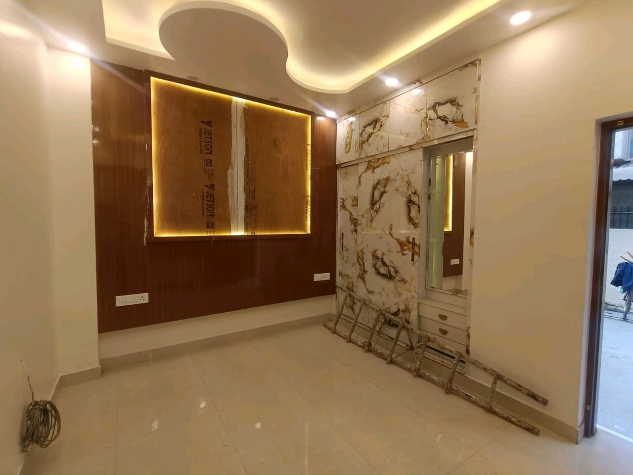BIG MIG 4 BHK Ground Floor Flat for Sale in C4A Block Janakpuri BIG MIG 4 BHK Ground Floor Flat for Sale in C4A Block Janakpuri