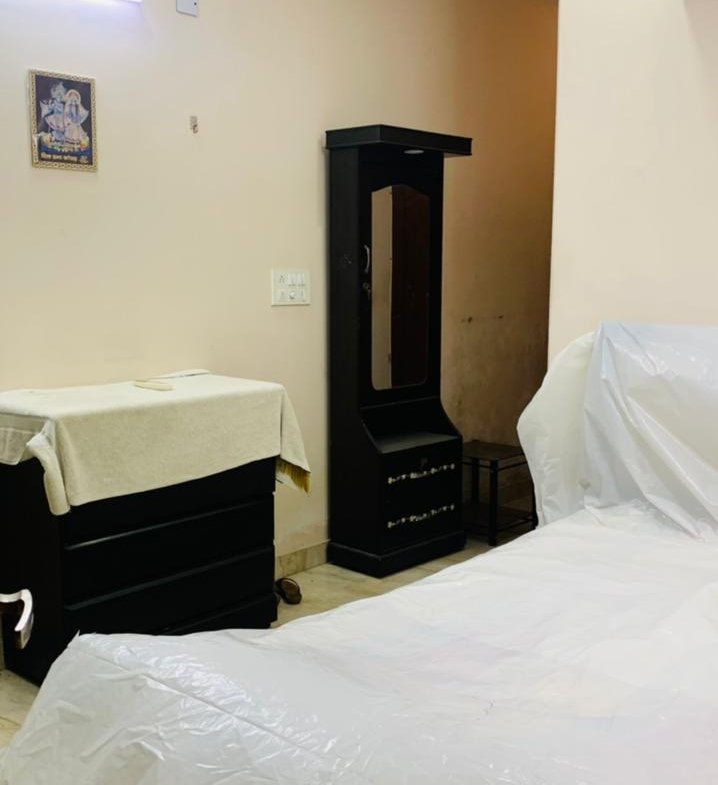 2 BHK Fully Furnished Ground Floor for Rent in C4H Block Janakpuri